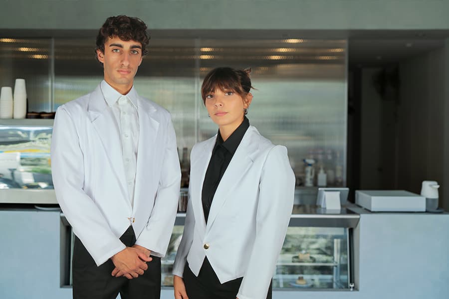 Produzione divise da lavoro Ho.Re.Ca.: affidati alla sartorialità di Manzoli 51